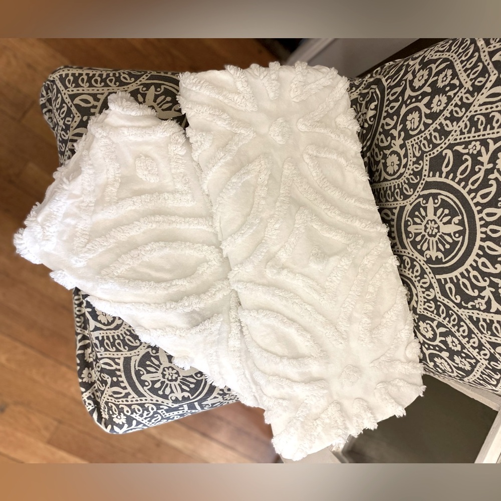 Rachel Zoe White Textured Jacquard Print Pillow Cases - Set of 2 - King